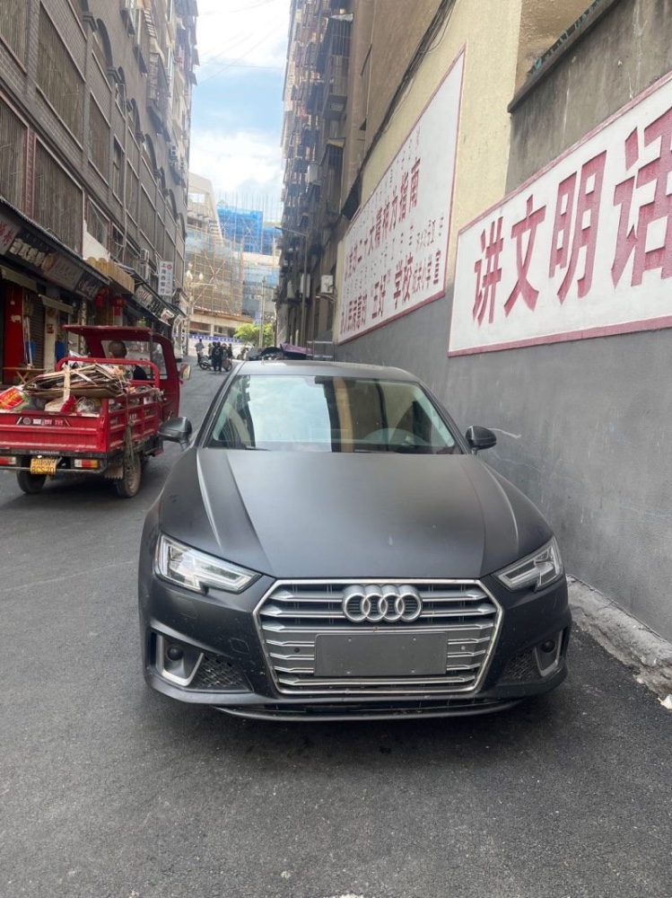 成都19年奥迪A4L3