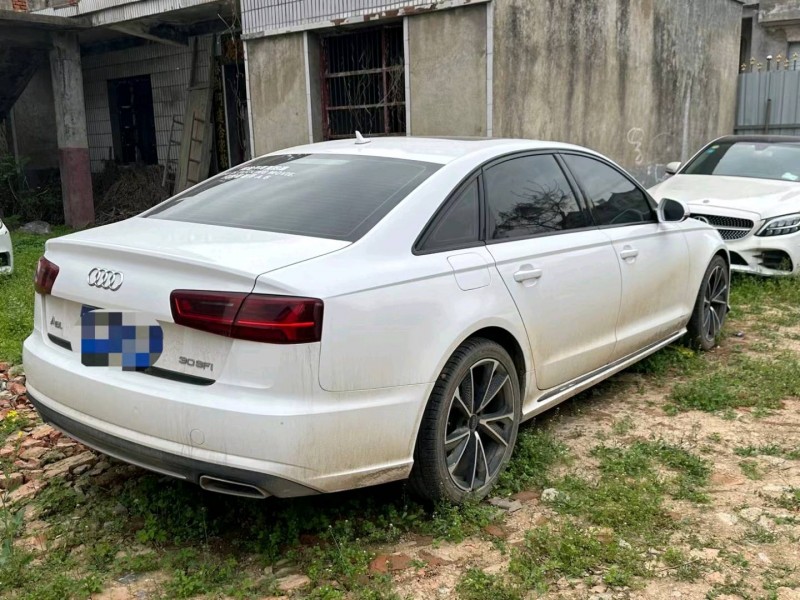 黃山17年奧迪A6L7