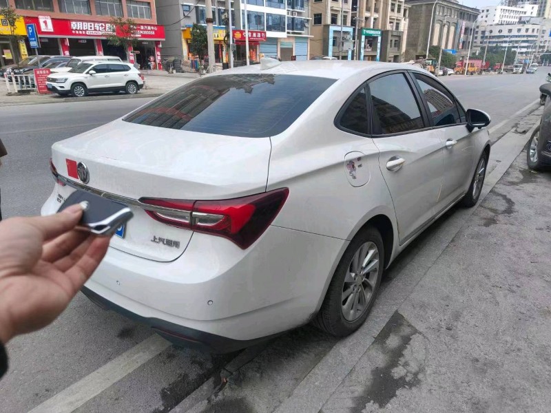 东营21年别克威朗3