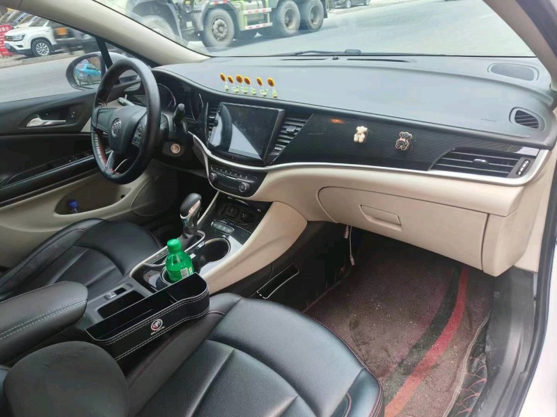 东营21年别克威朗5