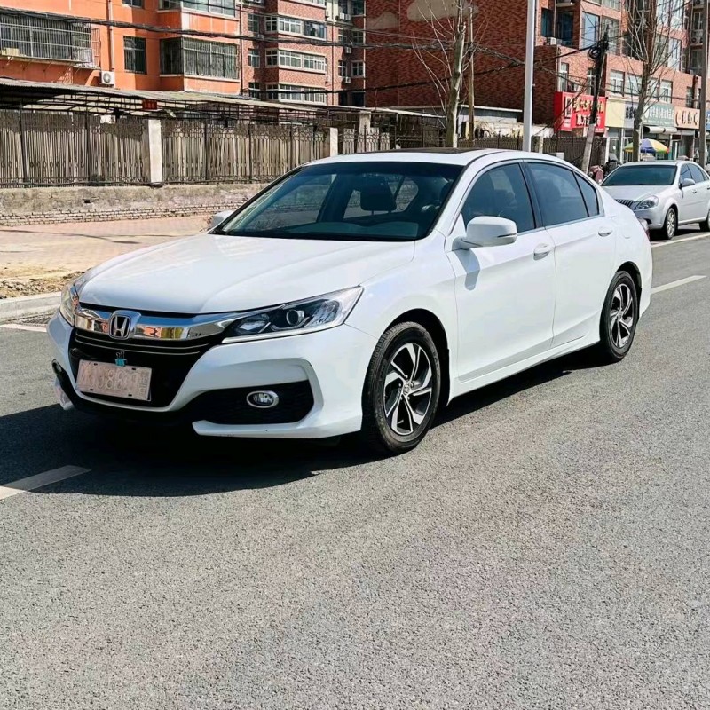 济南17年本田雅阁2