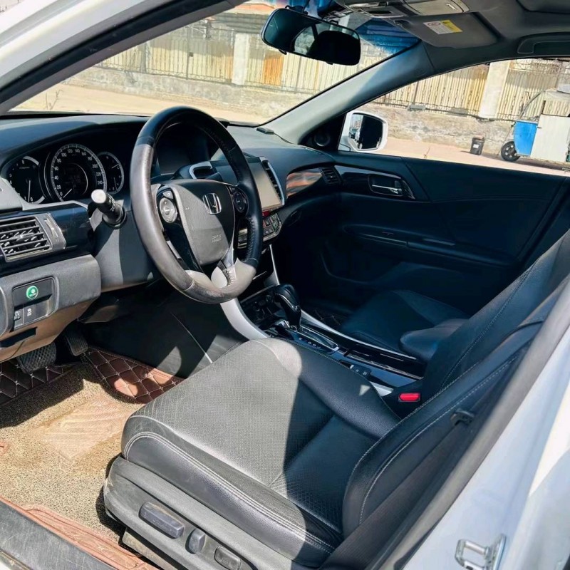 济南17年本田雅阁4