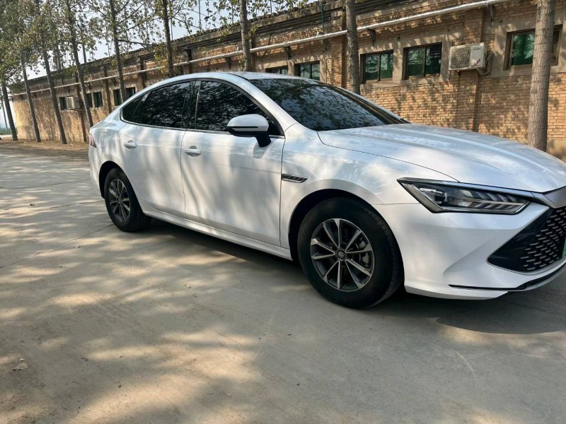 保定22年比亚迪秦3