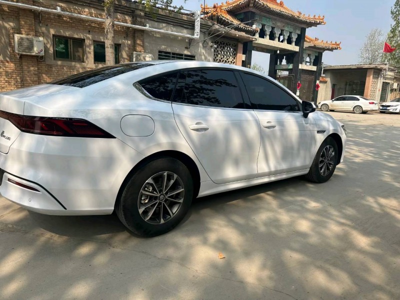 保定22年比亚迪秦5