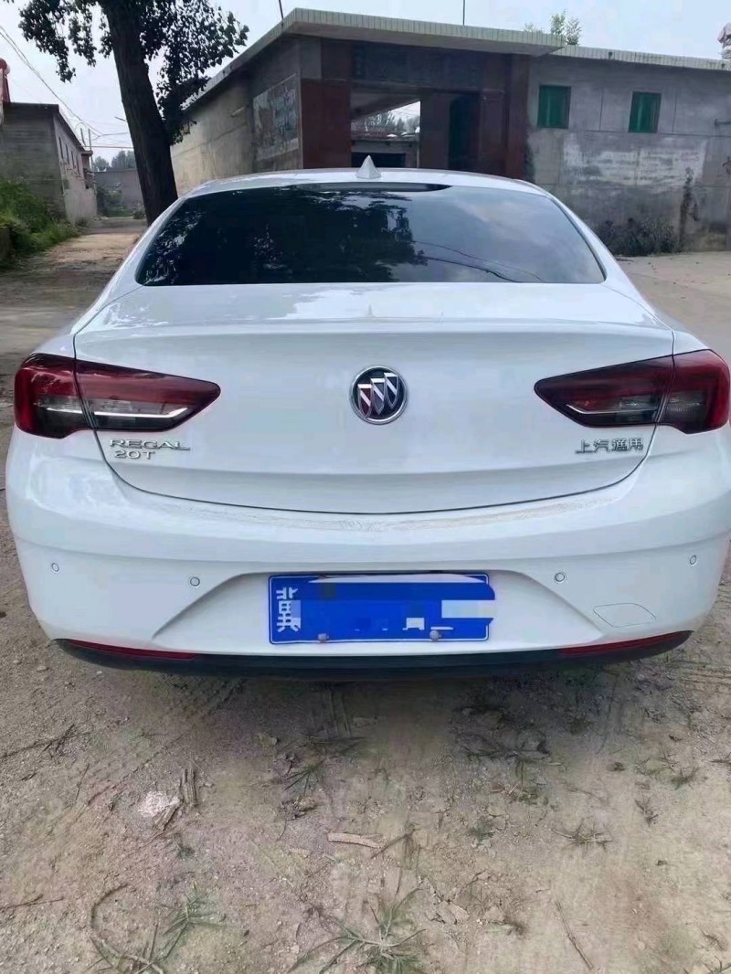 保定19年别克君威8