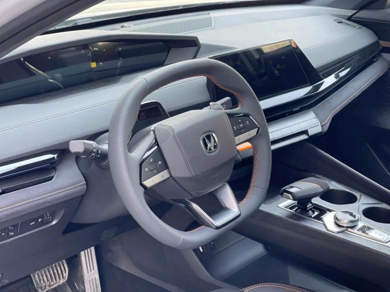 金華22年長安汽車UNI-V9