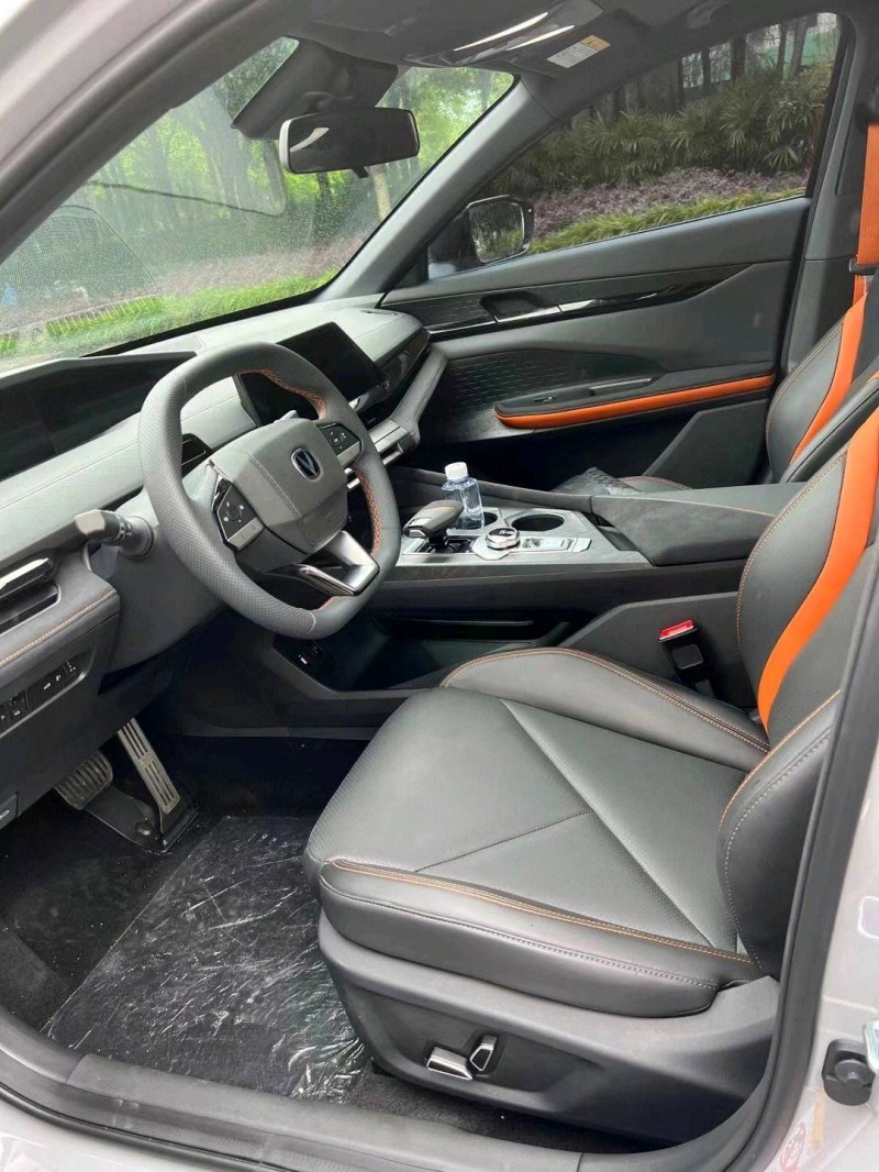 金華22年長安汽車UNI-V4