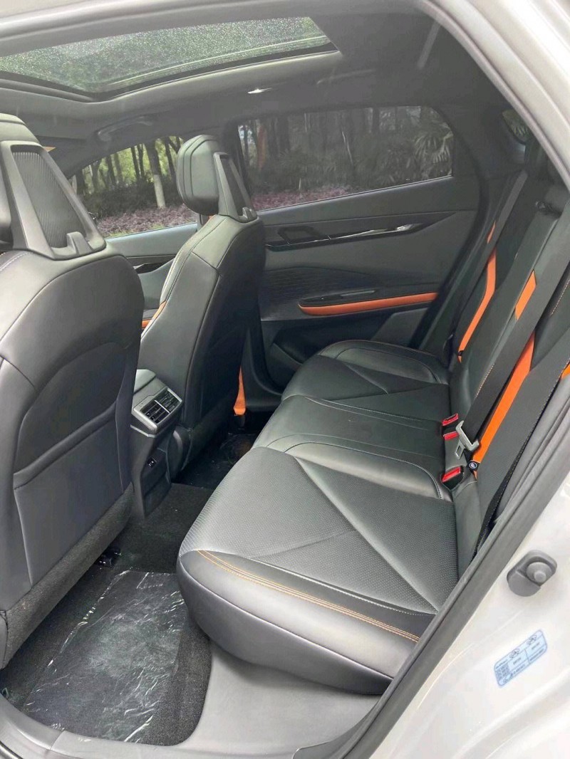 金華22年長安汽車UNI-V5