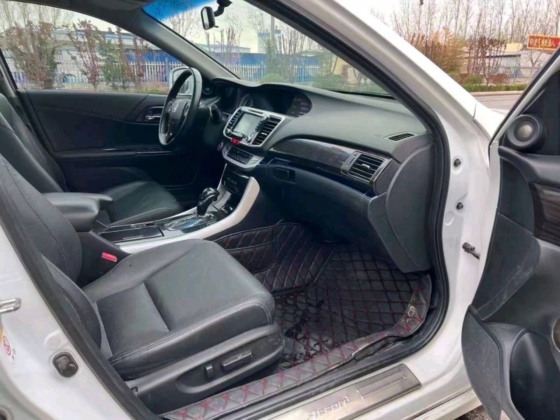 青岛15年本田雅阁6