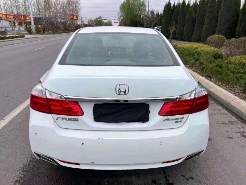 青岛15年本田雅阁9