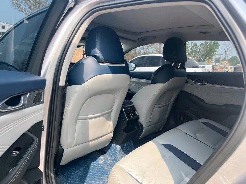 保定22年吉利星瑞7