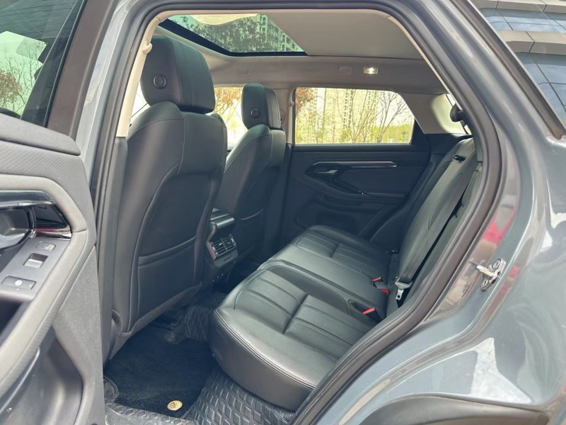 济宁21年路虎极光8