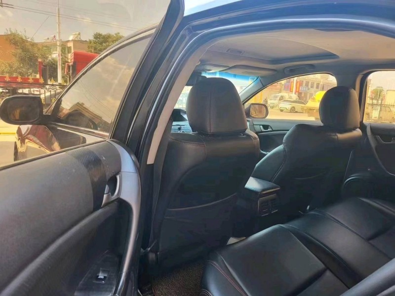 保定12年本田思铂睿7