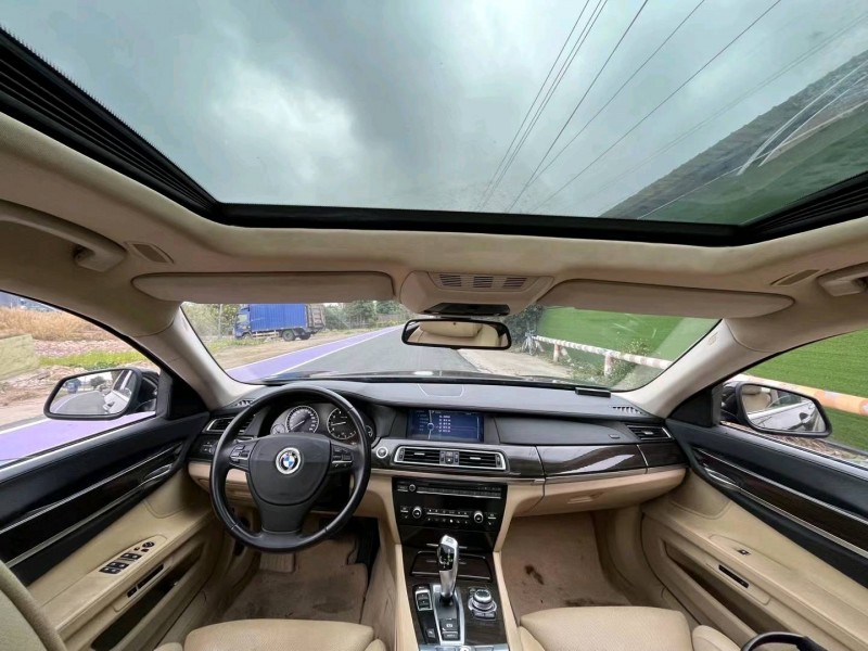 佛山09年宝马7系5