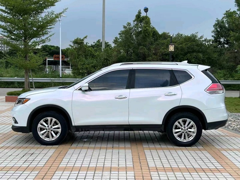 珠海17年日產奇駿3