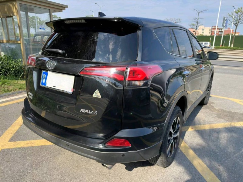 佛山18年丰田RAV4荣放4