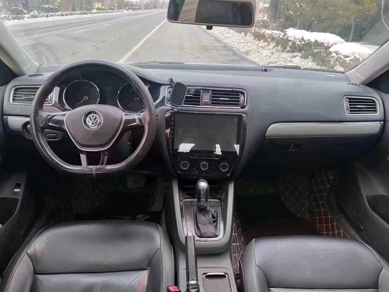 济南16年大众速腾7