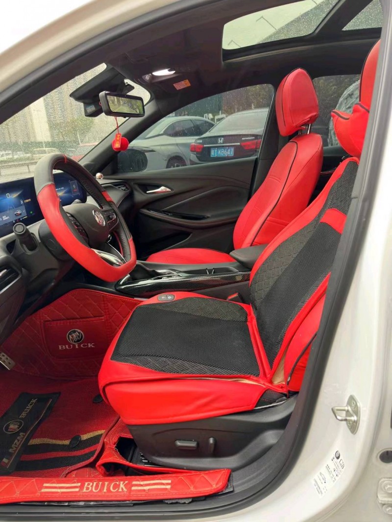 佛山22年别克威朗8