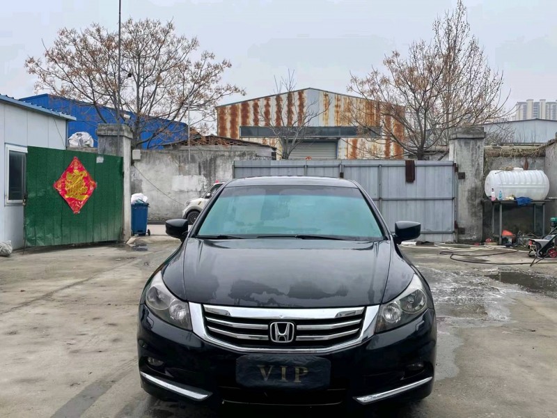 济宁13年本田雅阁1