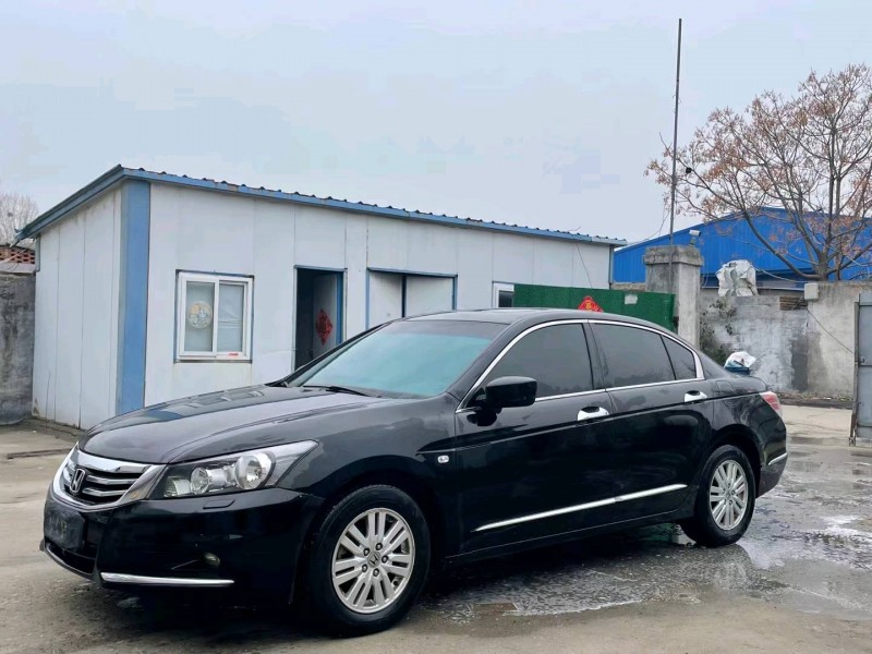 济宁13年本田雅阁3