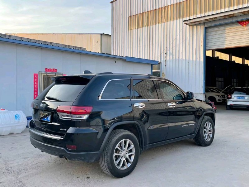 济宁14年Jeep大切诺基6