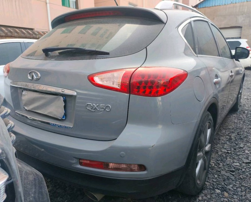 太原16年英菲尼迪QX507