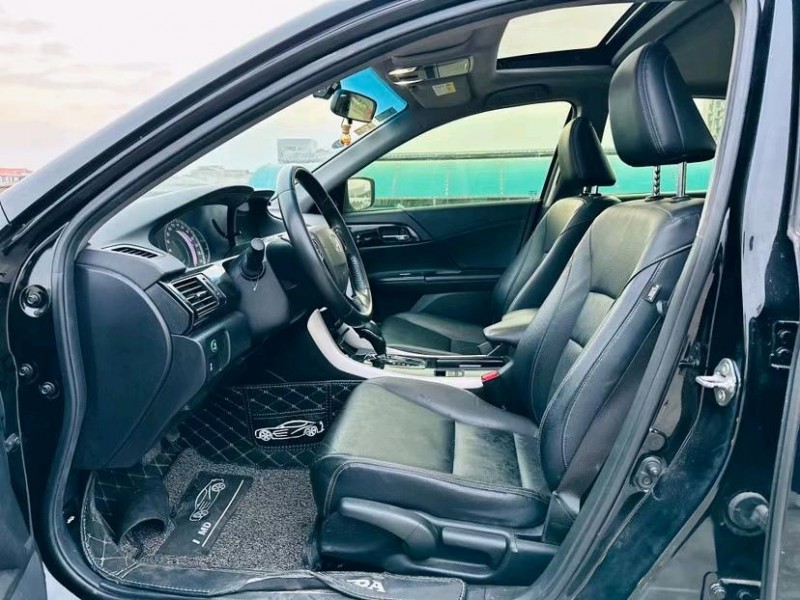 东莞18年本田雅阁5