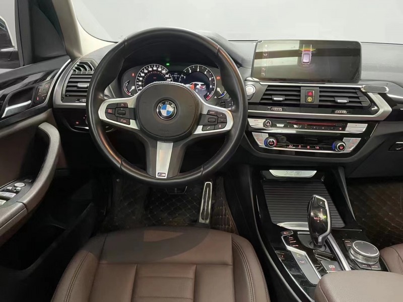 成都19年宝马X36