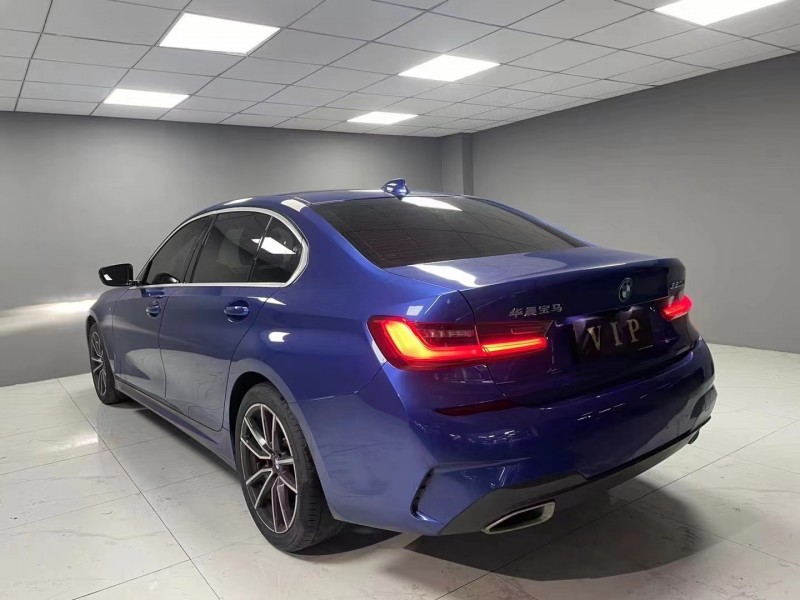 成都21年宝马3系7