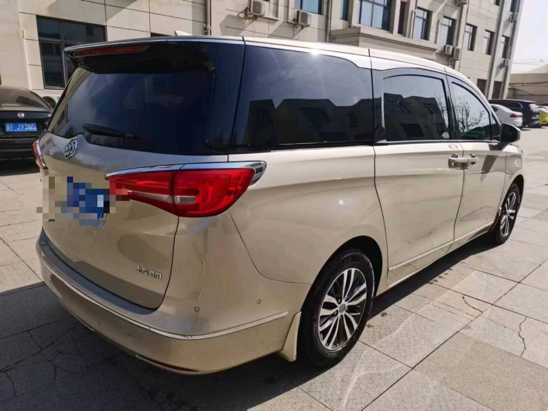 保定17年别克GL87