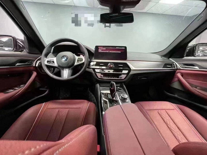 成都22年宝马5系4