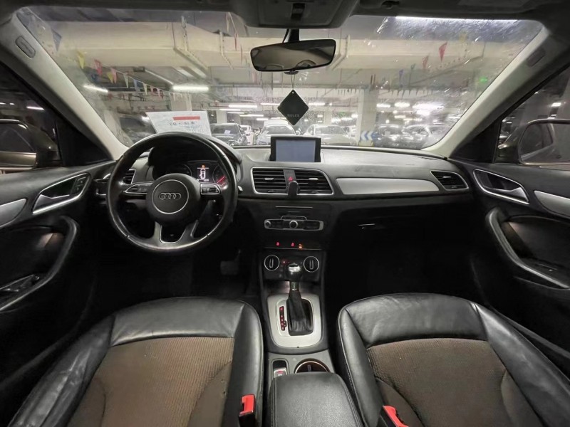 成都16年奥迪Q34