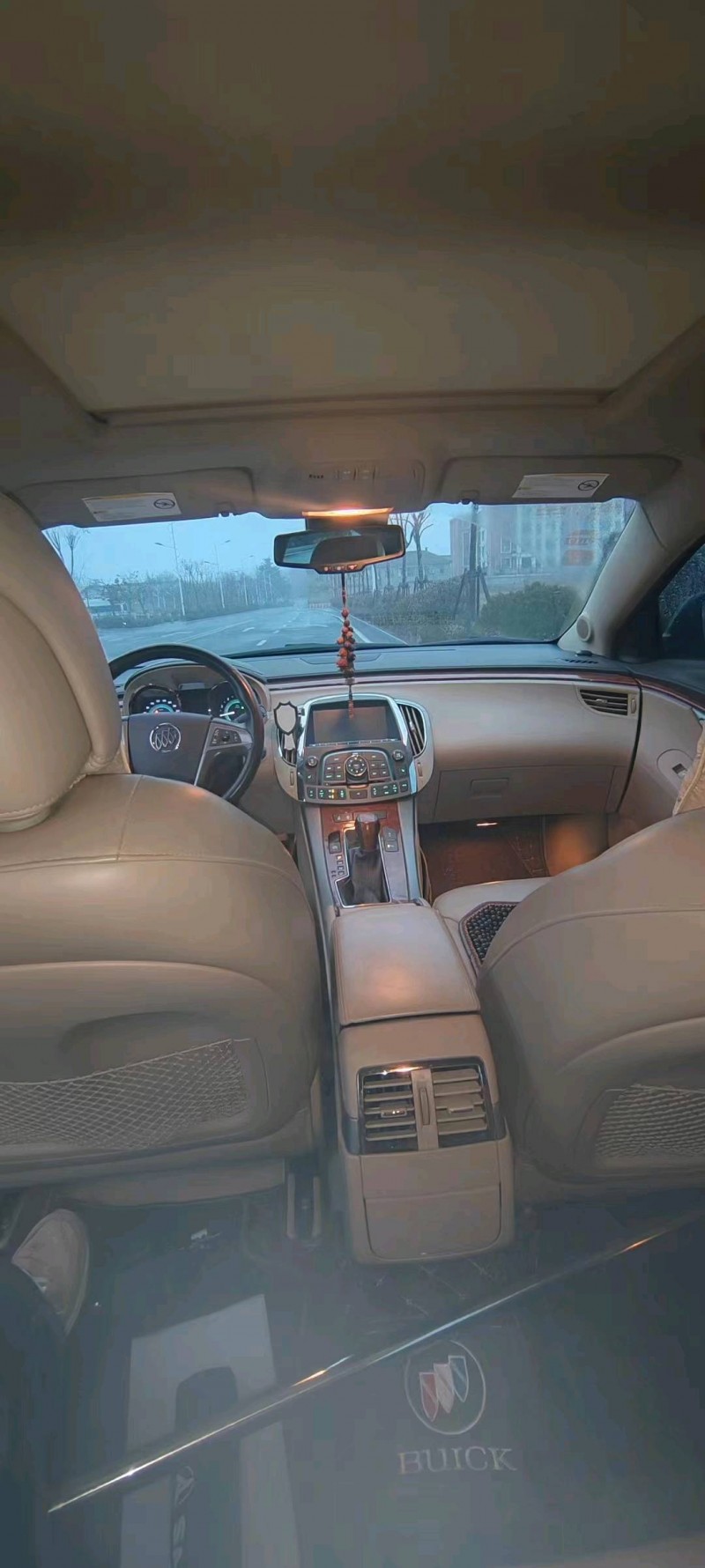 枣庄13年别克君越5