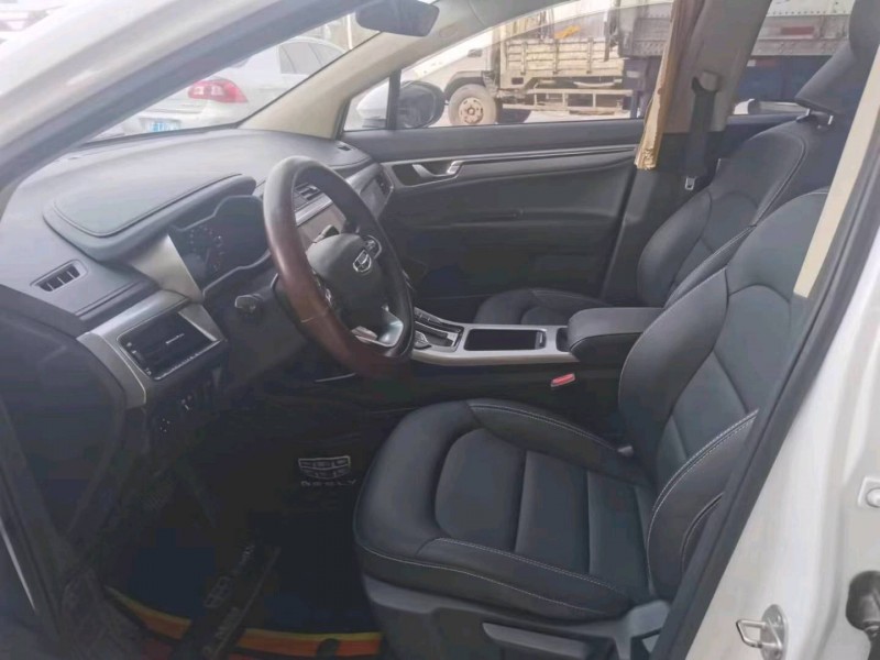 保定20年吉利帝豪GS8