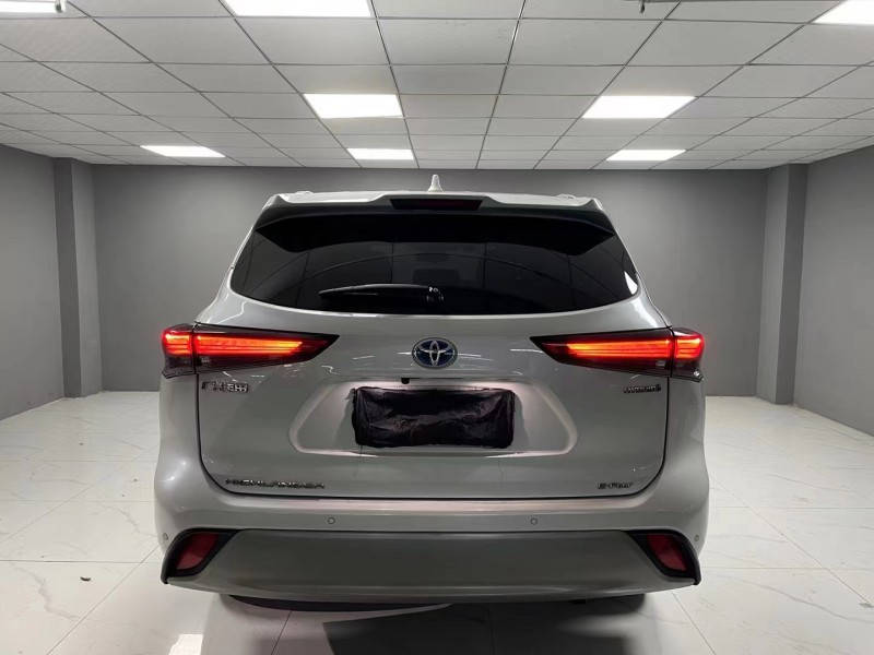 成都22年丰田汉兰达9