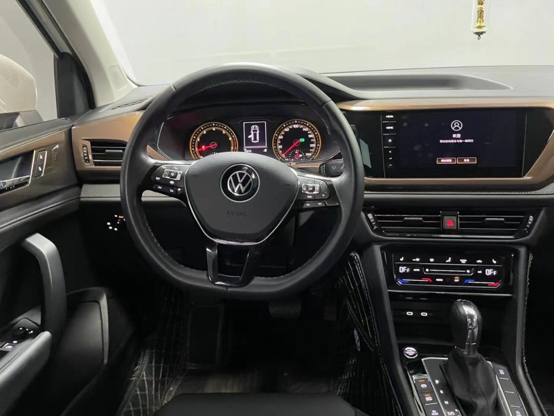 成都22年大众途岳6