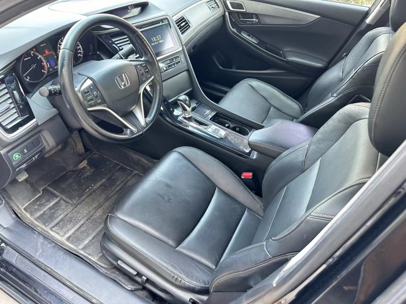 济宁16年本田思铂睿7