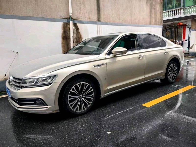 长沙17年大众辉昂2