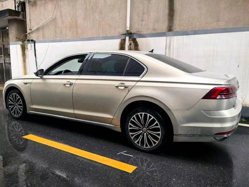 长沙17年大众辉昂5