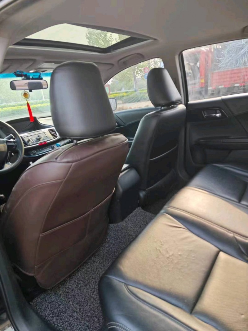 东营17年本田雅阁5