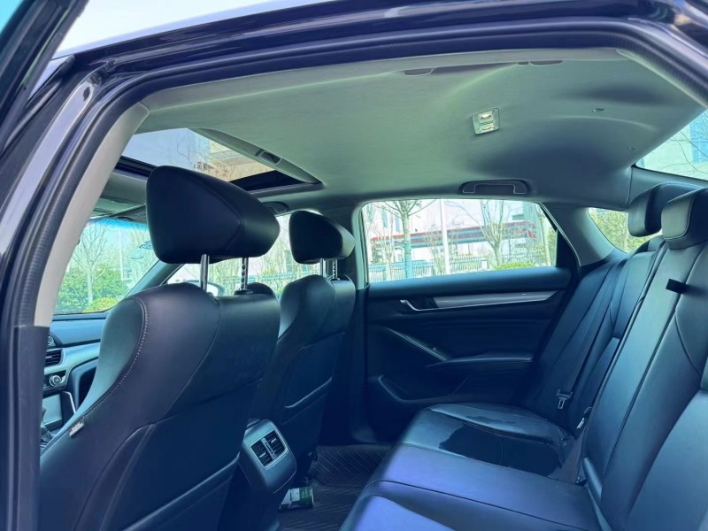 徐州19年本田雅阁6