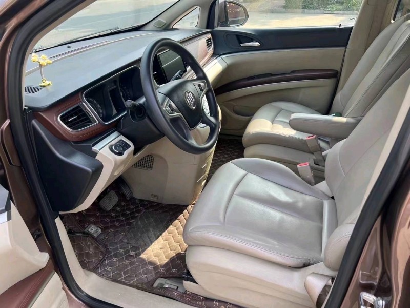 济宁19年别克GL84