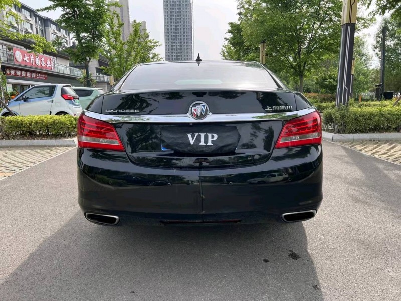 济宁15年别克君越9