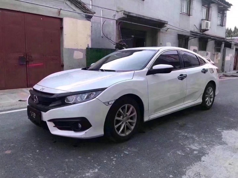 济宁18年本田思域2