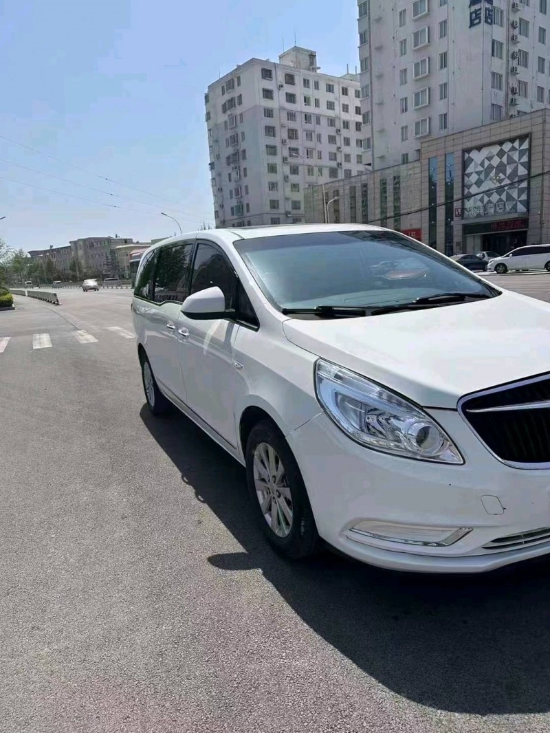 枣庄19年别克GL82