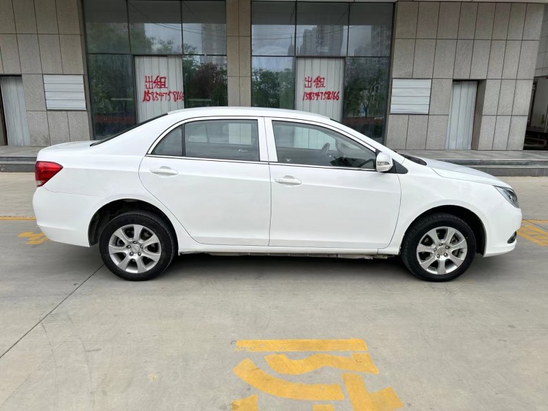 济宁17年比亚迪E54