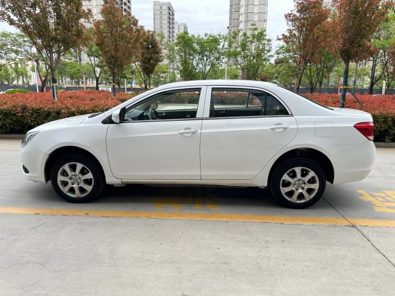 济宁17年比亚迪E58