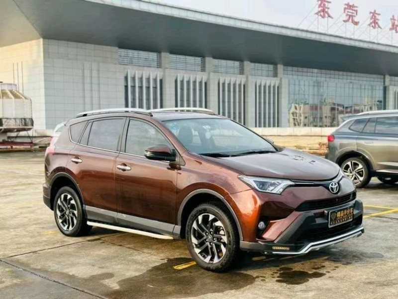 东莞17年丰田RAV42