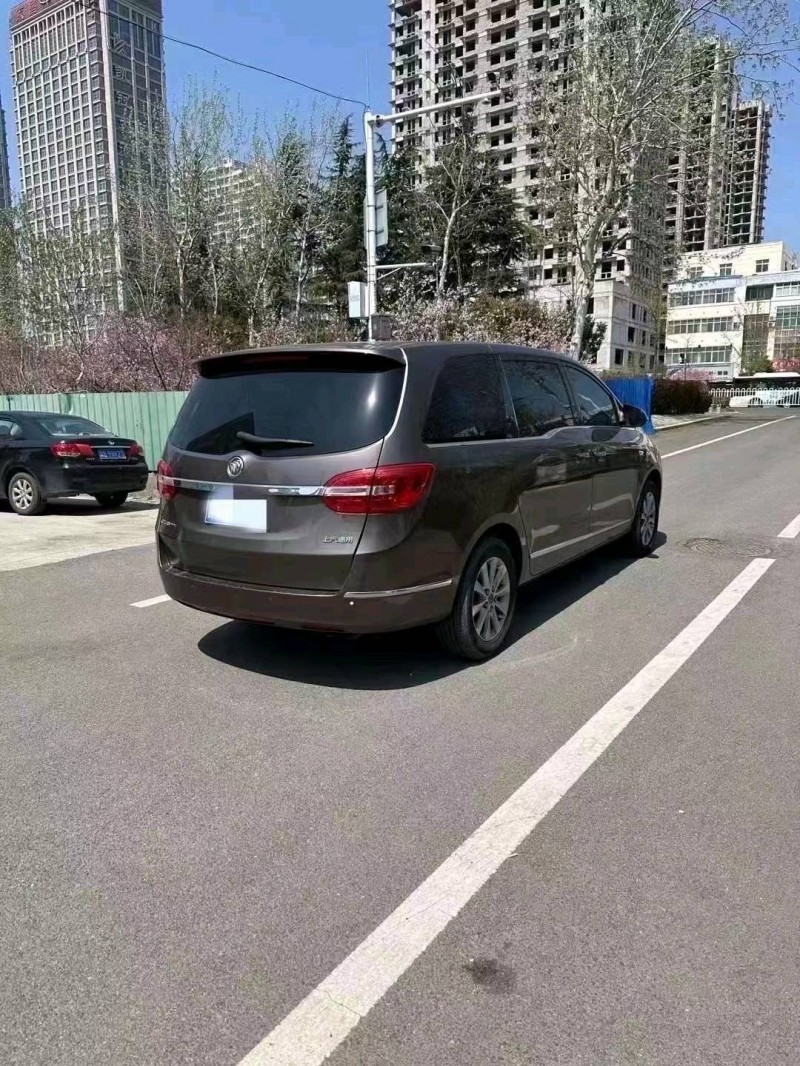 枣庄18年别克GL88