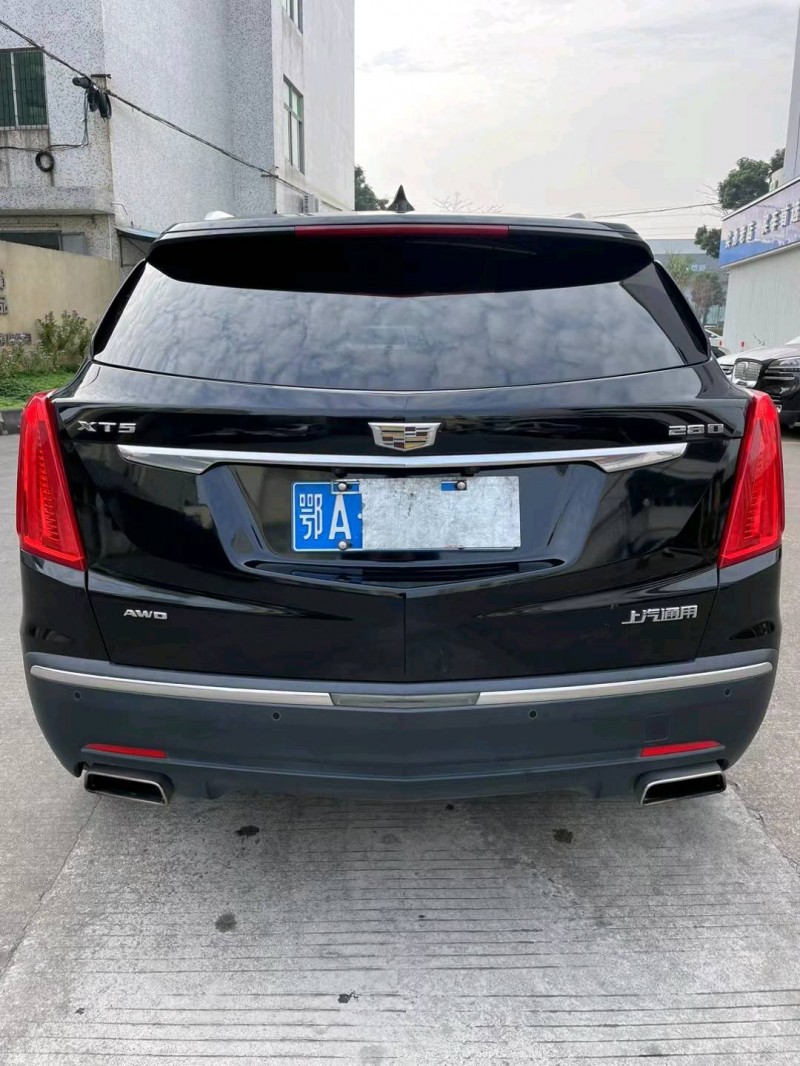 中山19年凯迪拉克XT54